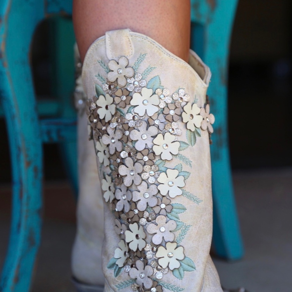 Corral White Floral Overlay & Embroidery & Stud Crystals Boots - Picture 5 of 14